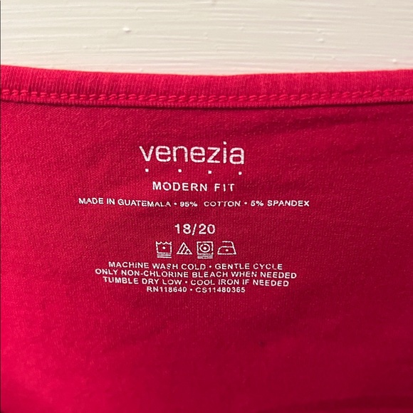 Venezia Women's Red V Neck Long Sleeve Top - Picture 2 of 11
